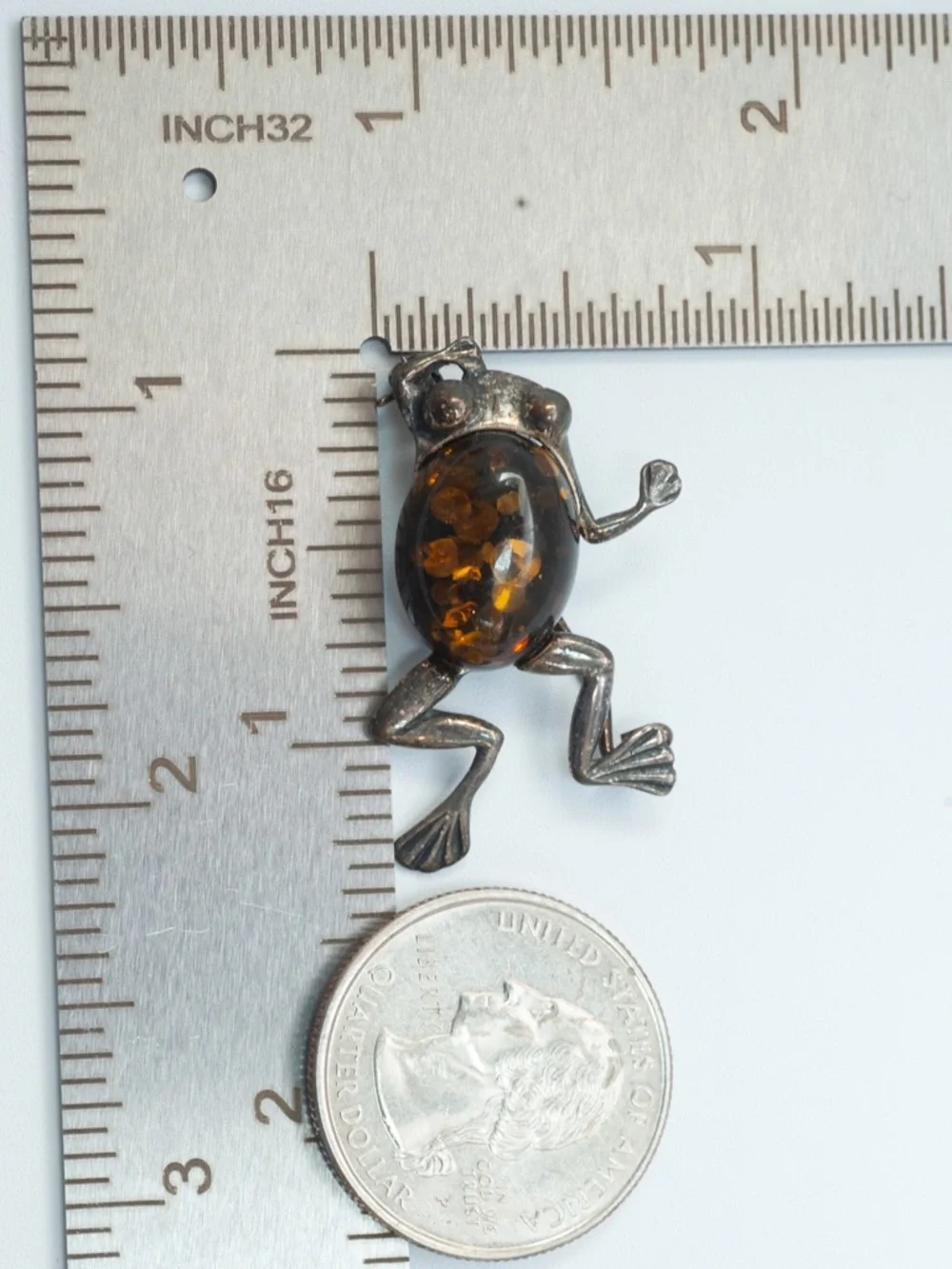 Vintage Small Frog Brooch Pin with Amber-Look Cabochon Silver-Tone